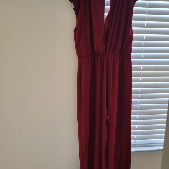 She+and sky maroon . Jumper xL. Front tie. Loose fit . Brand new. No tags - Picture 2 of 3